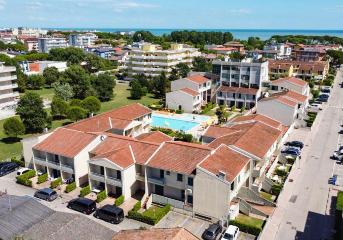 Apartment Caorle De Lux Swimming Pool, Parking, Garden Exteriör bild