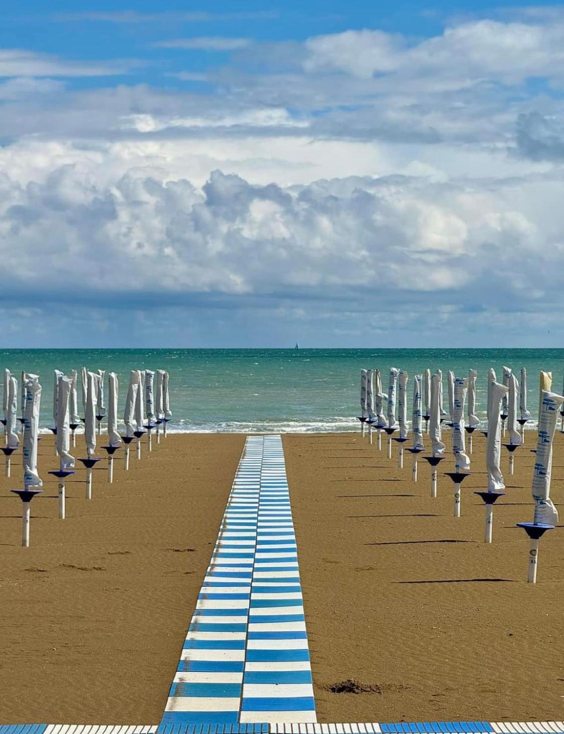 Apartment Caorle De Lux Swimming Pool, Parking, Garden Exteriör bild