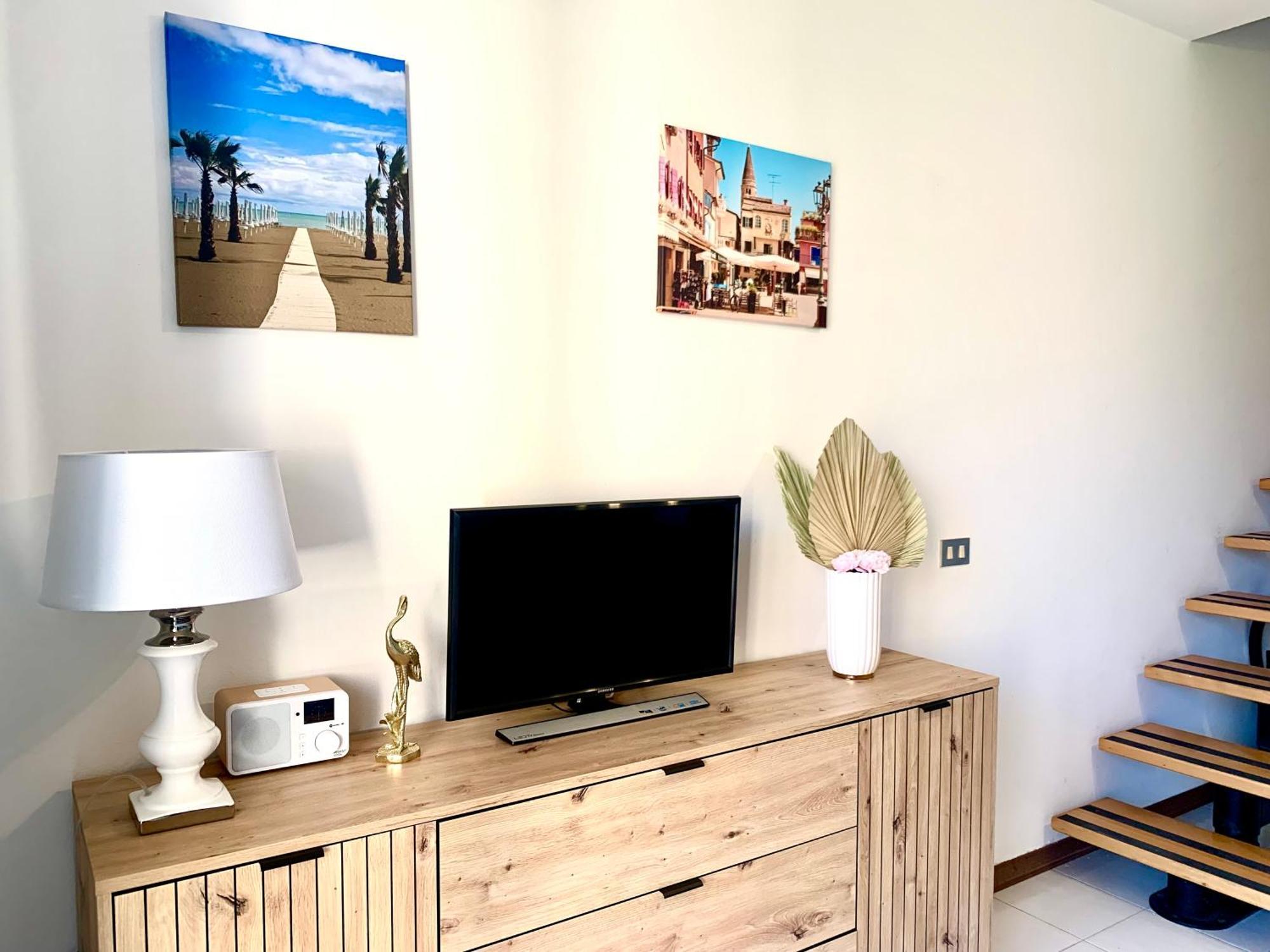 Apartment Caorle De Lux Swimming Pool, Parking, Garden Exteriör bild
